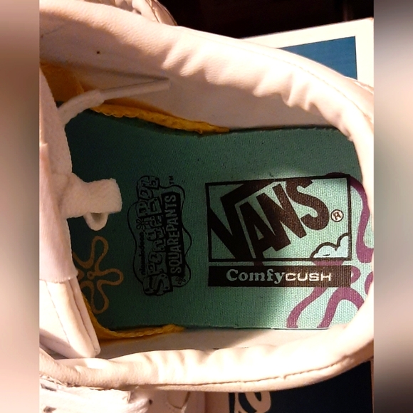 Vans X SpongeBob ComfyCush Lowland - Picture 15 of 16